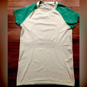 Swiftly Tech Short sleeve - Colorblock teal/green- Size10